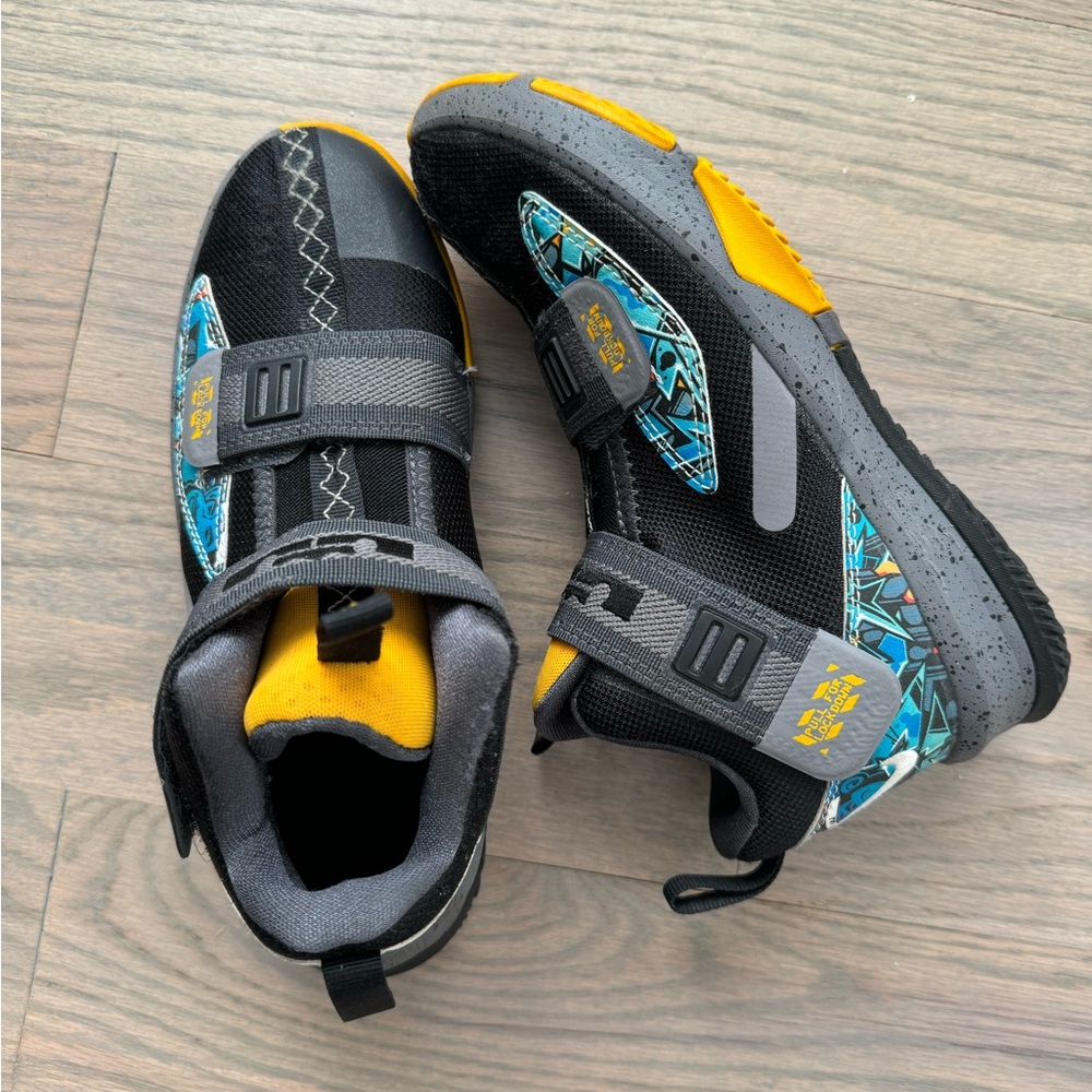 NIKE LEBRON SOLDIER  - 3 (KIDS) Like NEW!